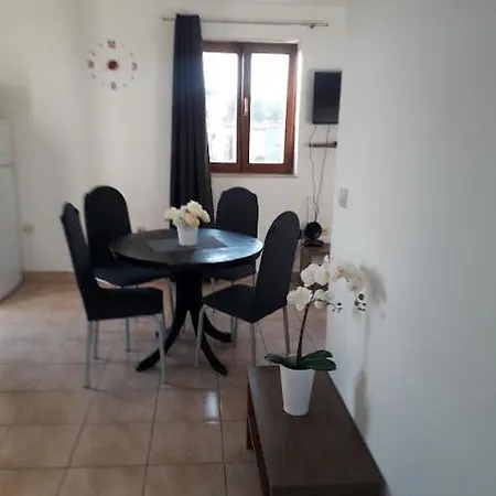 Zdenka Savar-maslina Apartment