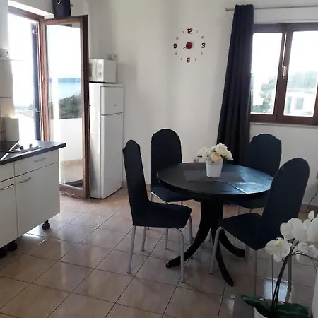 Apartment Zdenka Savar-maslina