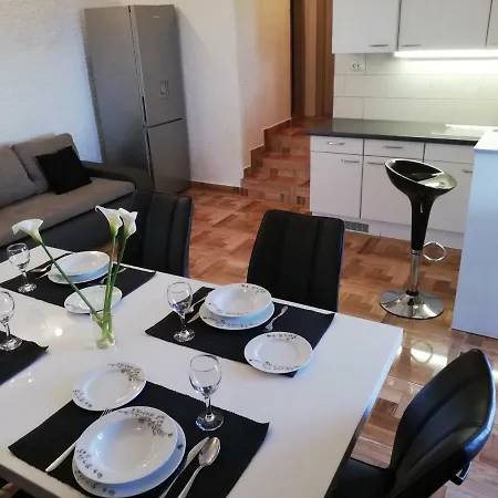 Zdenka Savar-maslina Apartment