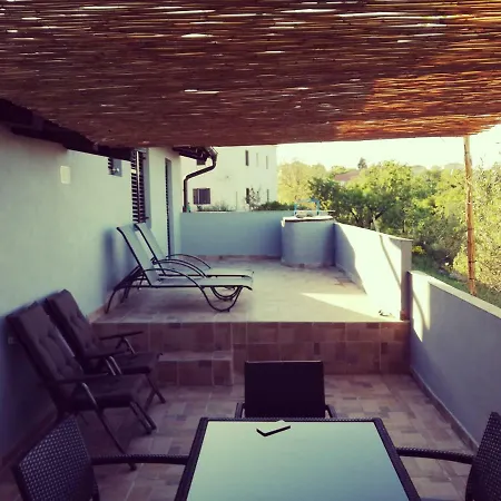 Apartmán Zdenka Savar-maslina Savar