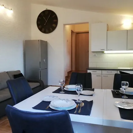 Apartmán Zdenka Savar-maslina Savar