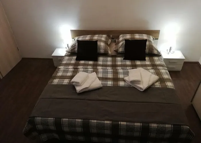 Zdenka Savar-maslina Appartement *